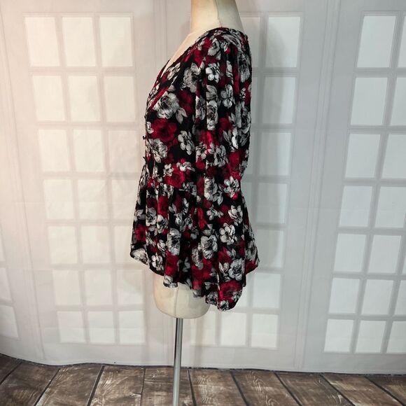 Torrid Black Red Floral Long Sleeve V-Neck Pullover Lined Peplum Blouse Size 0x - Picture 9 of 13